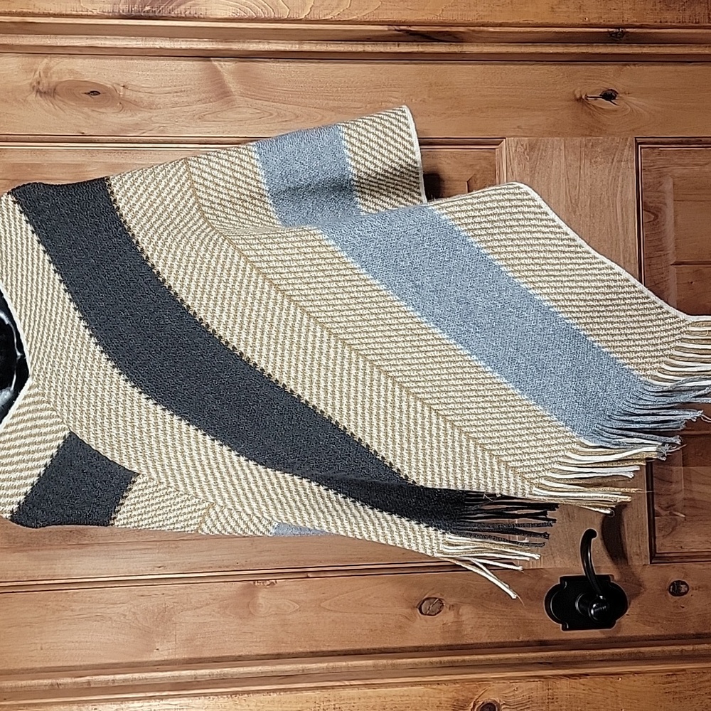 Serape Style Poncho - Picture 8 of 14
